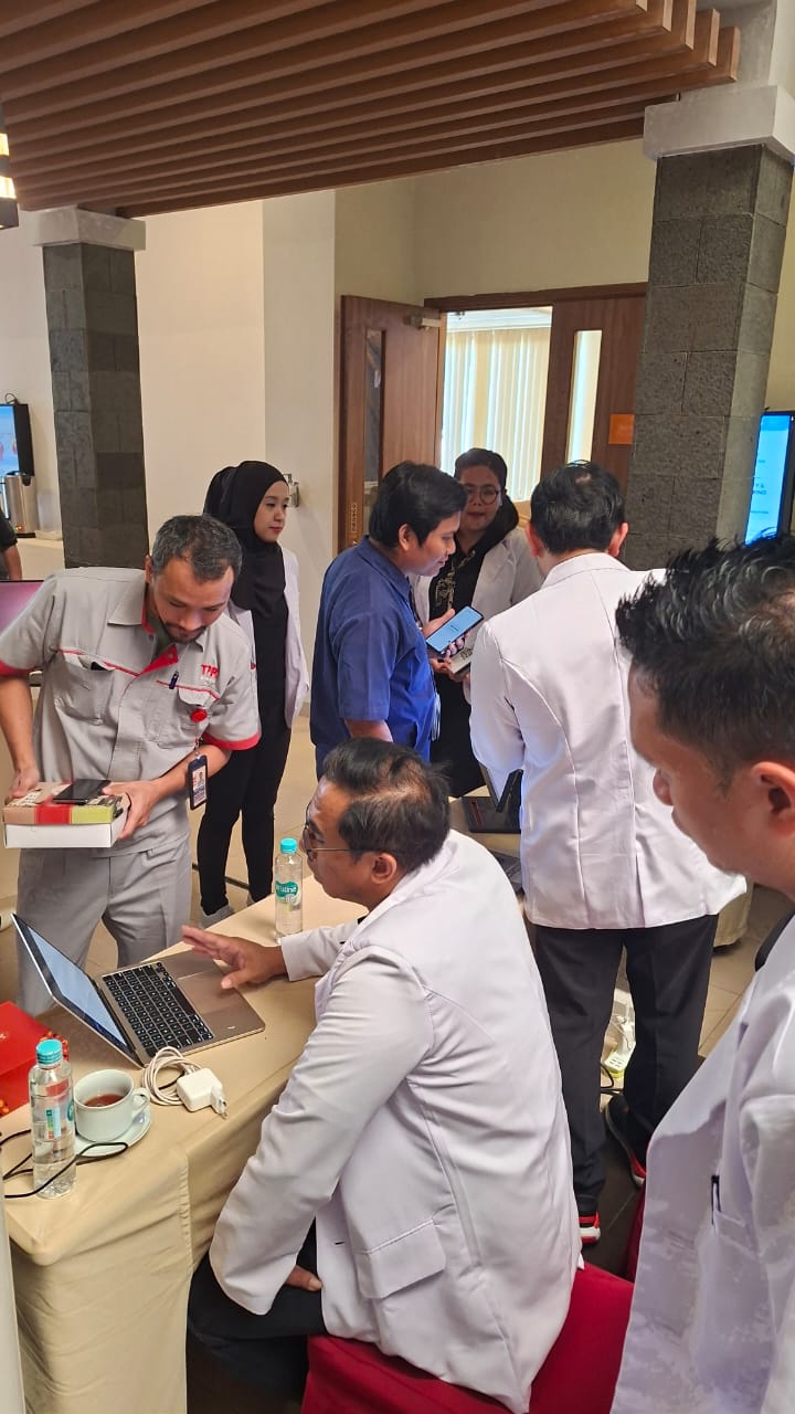 Persiapan booth registrasi Cybersecurity Clinic
